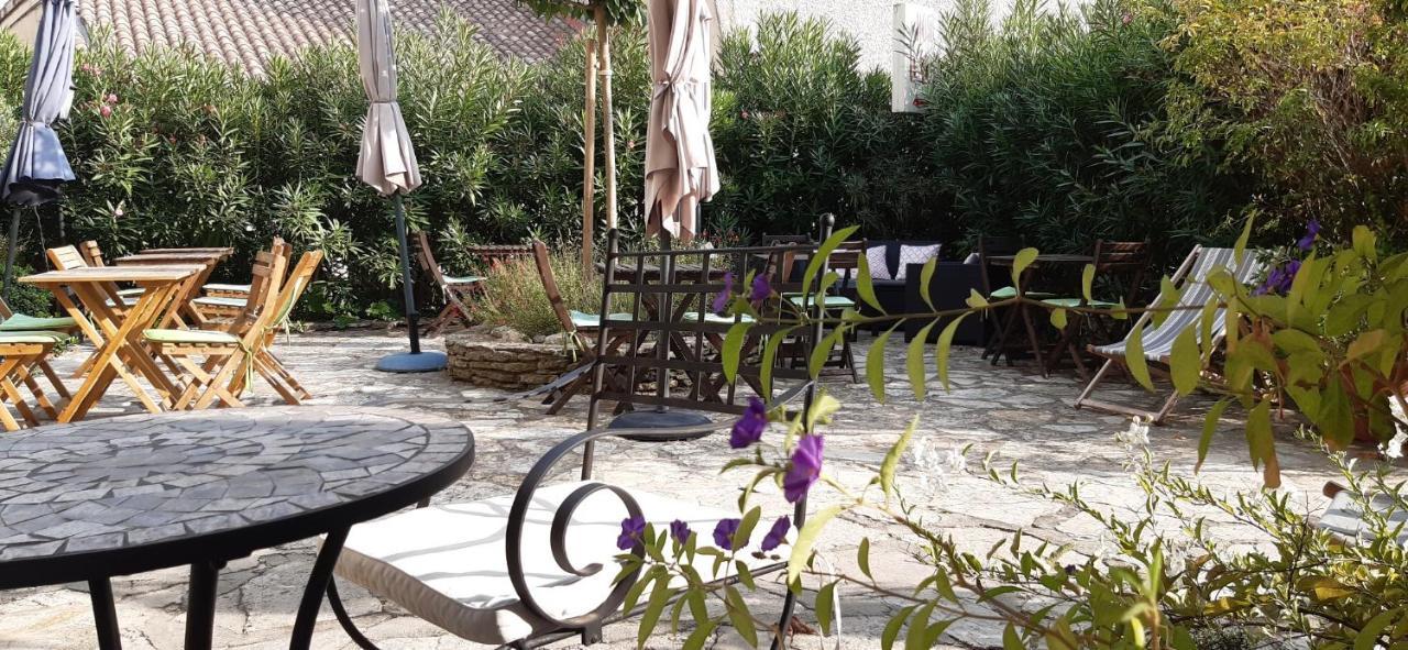 Hotel Le Siecle Mazan Bagian luar foto